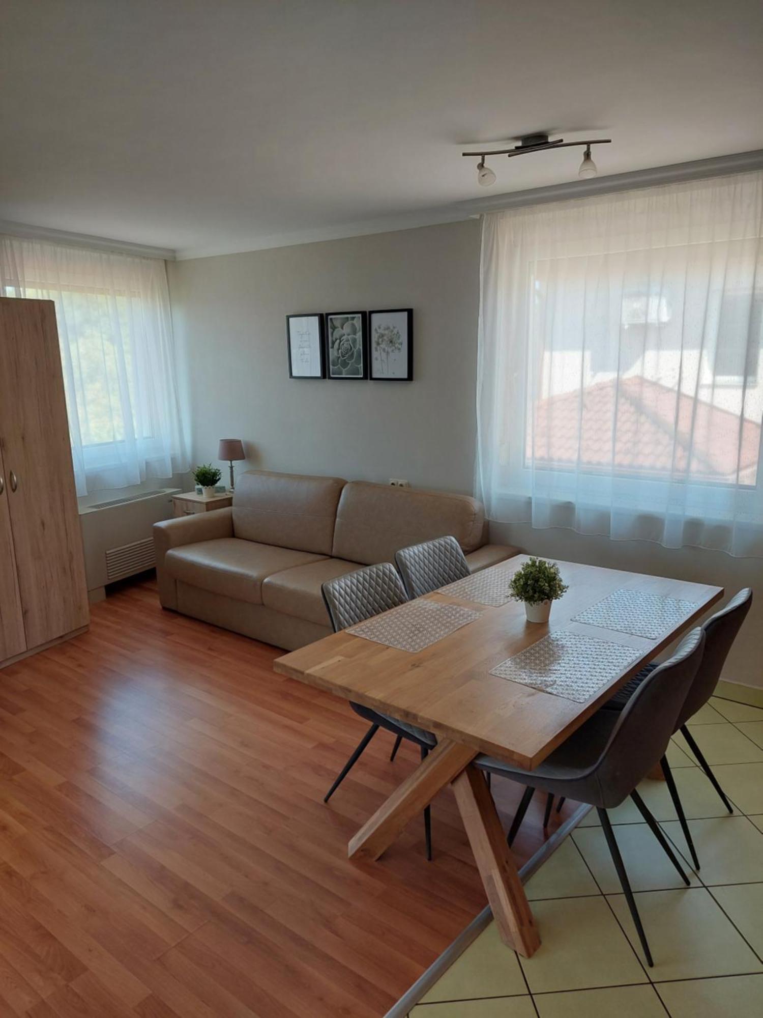 Elek Apartmanhaz Hajdúszoboszló Екстериор снимка
