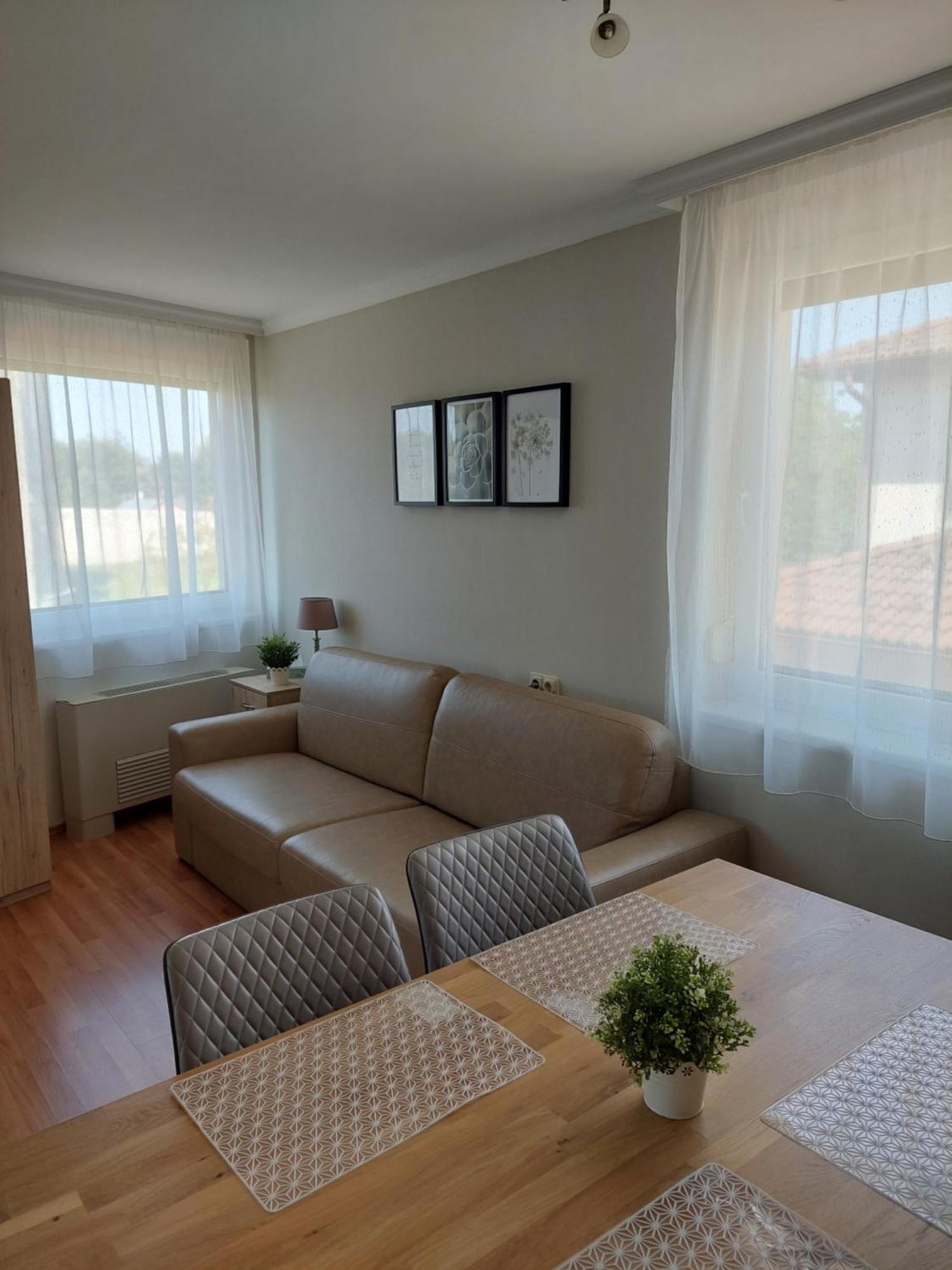 Elek Apartmanhaz Hajdúszoboszló Екстериор снимка