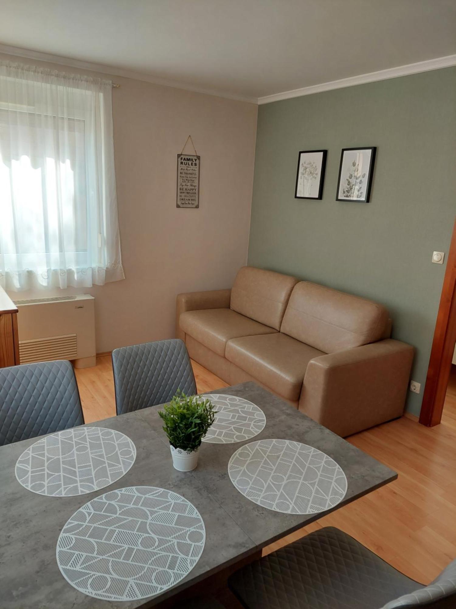 Elek Apartmanhaz Hajdúszoboszló Екстериор снимка